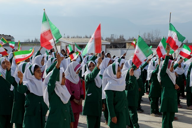 دانش آموزان مهدی آباد صاحب مدرسه «برکت» شد+ تصاویر